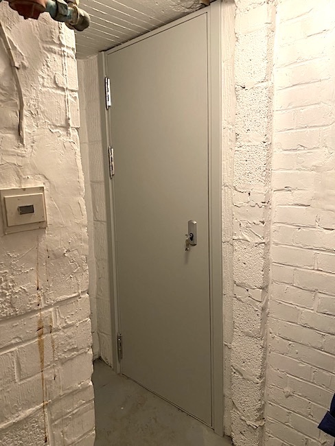 Portes blindées au bunker, trappe peinture murale de porte